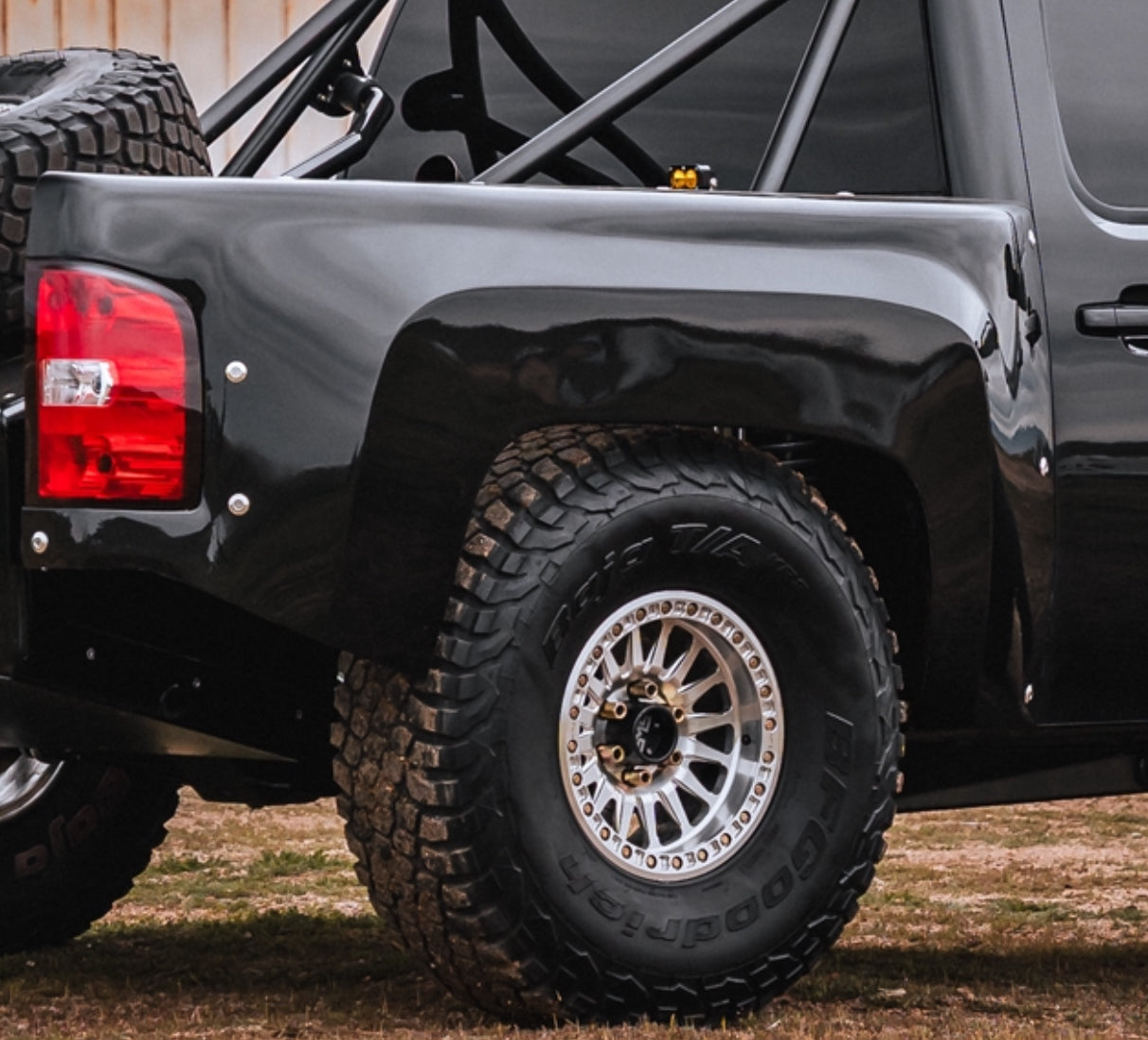 GTS CUSTOMS 07-13 Silverado 6" Fiberglass PRE-ORDER